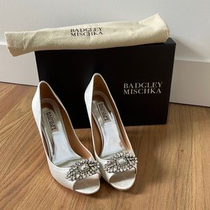 Badgley Mischka peep toe heels